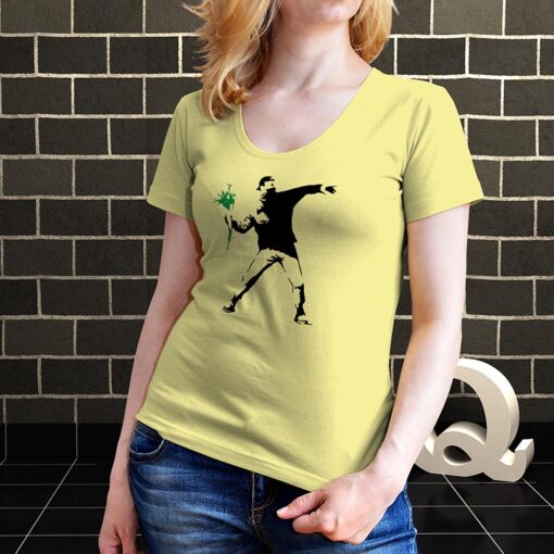 Banksy - Flower Thrower - Imagen 4